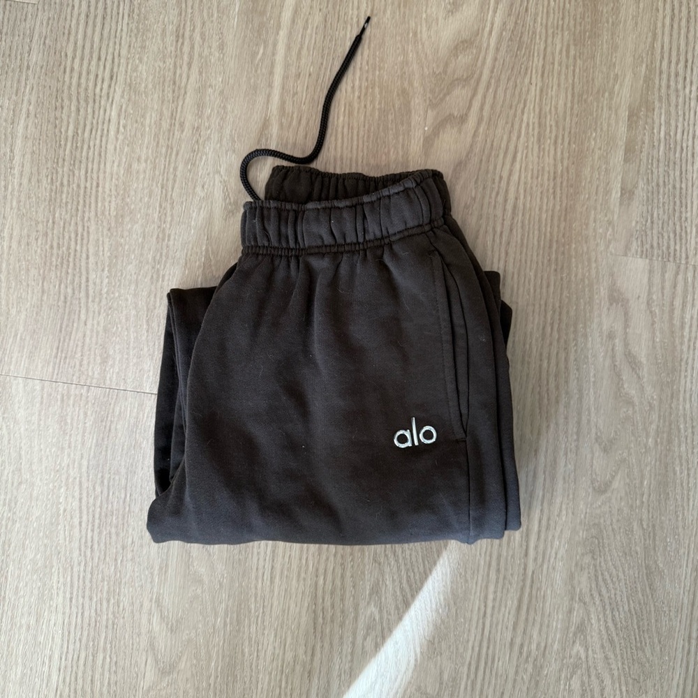 ALO Yoga Brown Track Pants with White Logo - Picture 3 of 8